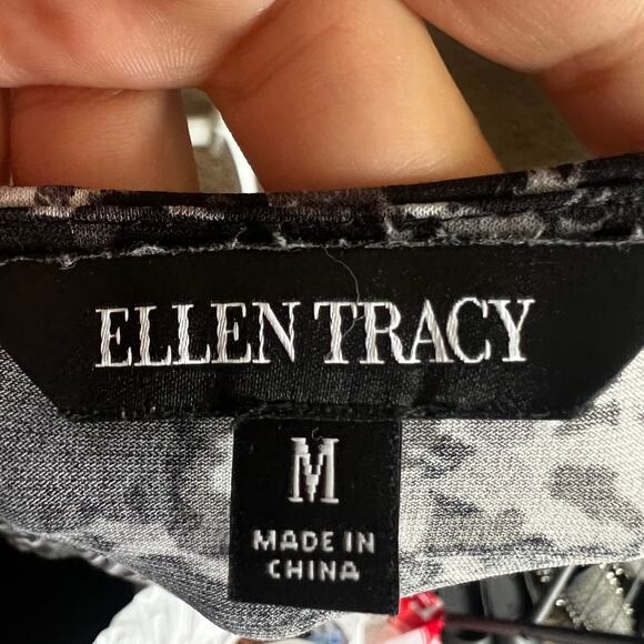 Ellen Tracy Black White Tank Top, Minimalist, Quiet Luxury, Office Siren, Medium - Picture 4 of 4